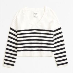 Abercrombie & Fitch Black and White V-Neck Sweater